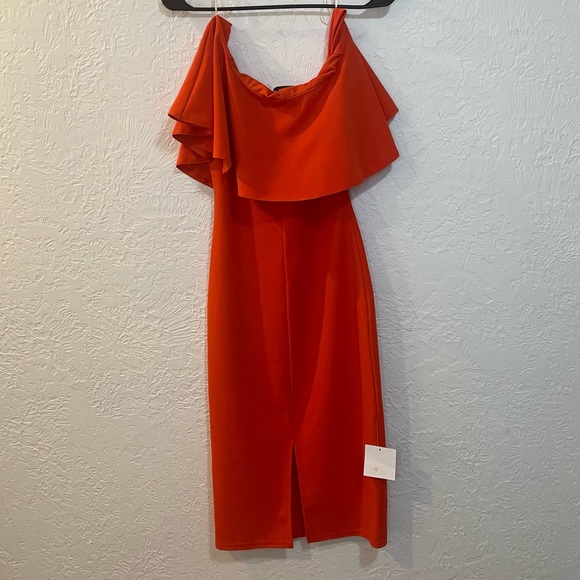 The 8th Sign- off the shoulder midi dress - Picture 2 of 3